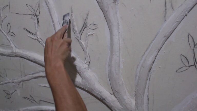 Descubre cómo decorar tu hogar con un árbol genealógico en la pared